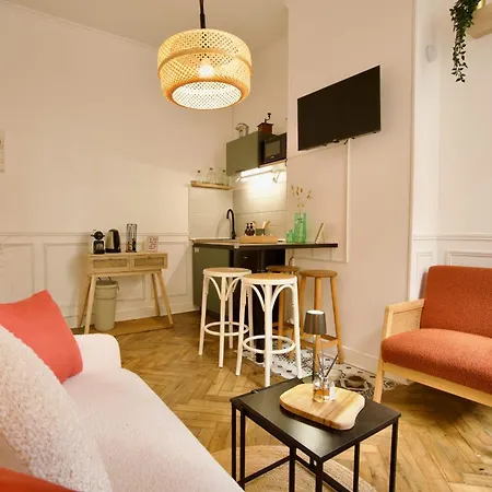 Le 38 F2 De Charme Renove Proche Vieux-marche