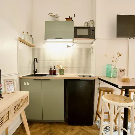 Le 38 F2 De Charme Renove Proche Vieux-marche Апартаменты *