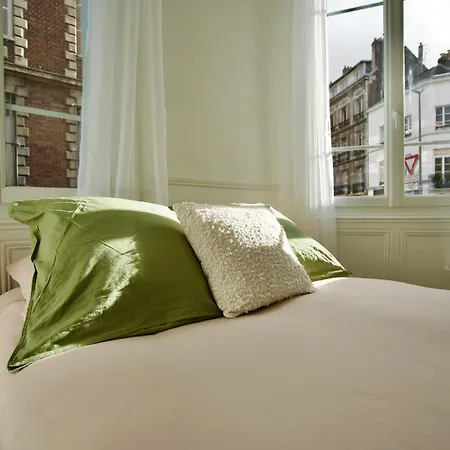Le 38 F2 De Charme Renove Proche Vieux-marche Апартаменты *
