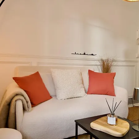 Апартаменты Le 38 F2 De Charme Renove Proche Vieux-marche *
