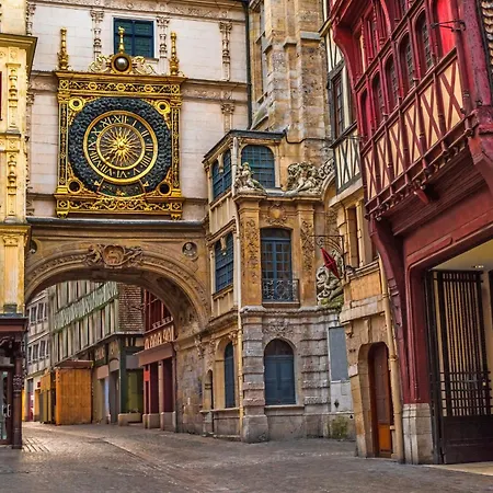 Le 38 F2 De Charme Renove Proche Vieux-marche Апартаменты