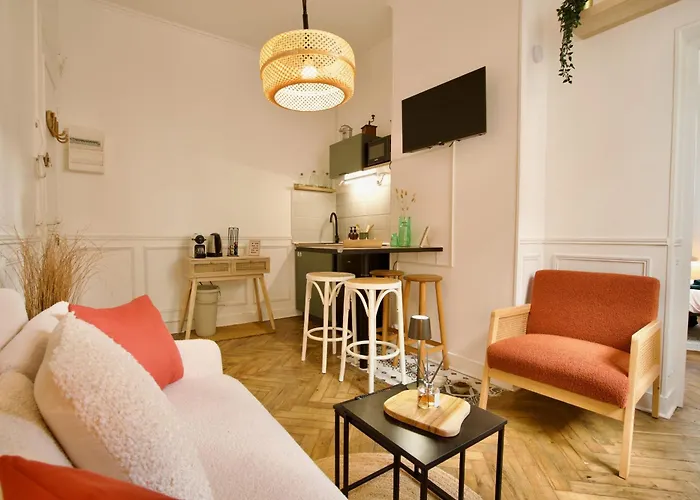 Le 38 F2 De Charme Renove Proche Vieux-marche