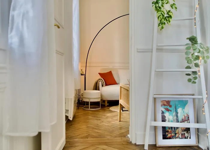 Le 38 F2 De Charme Renove Proche Vieux-marche Апартаменты