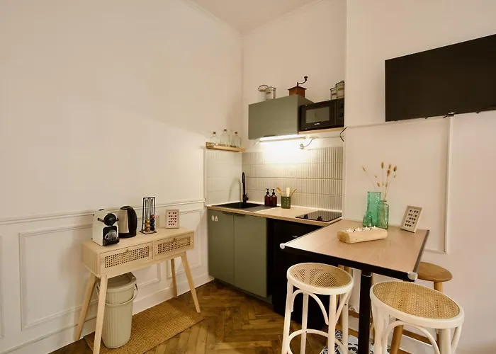 Апартаменты Le 38 F2 De Charme Renove Proche Vieux-marche *